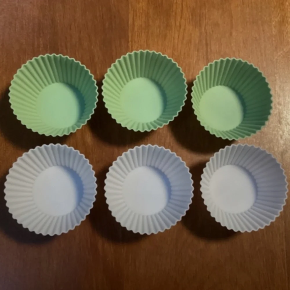 Muffin/Cake Silicone Mold 12 pieces Assorted colors